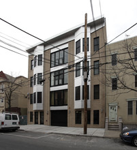 604 Grand St in Hoboken, NJ - Building Photo - Building Photo