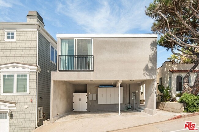 205 44th St in Manhattan Beach, CA - Building Photo - Building Photo