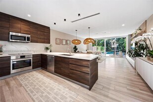 3448 Day Ave in Miami, FL - Building Photo