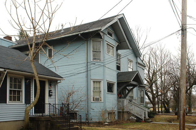 105 Forest Ct in Louisville, KY - Foto de edificio - Building Photo