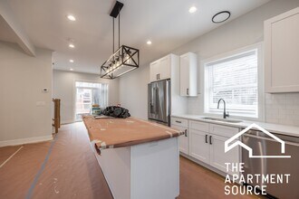 858 N Paulina St in Chicago, IL - Foto de edificio - Building Photo