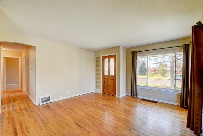 4840 S Pearl St in Englewood, CO - Building Photo - Building Photo