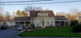 338 Newport Ave, Unit 1 in Attleboro, MA - Building Photo
