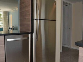 201 N Ocean Blvd in Pompano Beach, FL - Foto de edificio - Building Photo