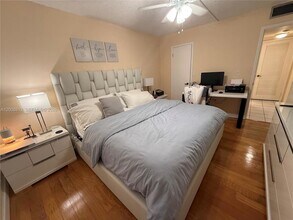 9270 Fontainebleau Blvd, Unit 102 in Miami, FL - Foto de edificio - Building Photo