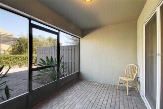 7118 Regina Way in Orlando, FL - Foto de edificio - Building Photo