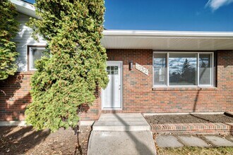 4752 Memorial Dr in Calgary, AB - Building Photo - Building Photo