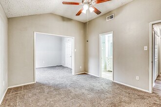 7010 Foxmont Ln in Humble, TX - Building Photo - Building Photo