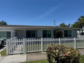 3641 SW 29th St in Miami, FL - Building Photo - Building Photo