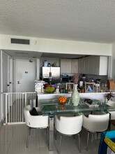 20301 W Country Club Dr, Unit 1927 in Aventura, FL - Building Photo - Building Photo