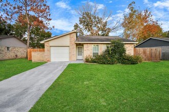 17107 Amber Ridge Dr in Sugar Land, TX - Building Photo - Building Photo