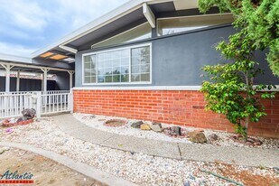18761 Newsom Ave in Cupertino, CA - Building Photo