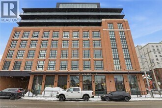 24 Augusta St in Hamilton, ON - Building Photo - Building Photo