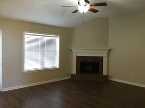 4920 Misty River Rd in Bartlett, TN - Foto de edificio - Building Photo