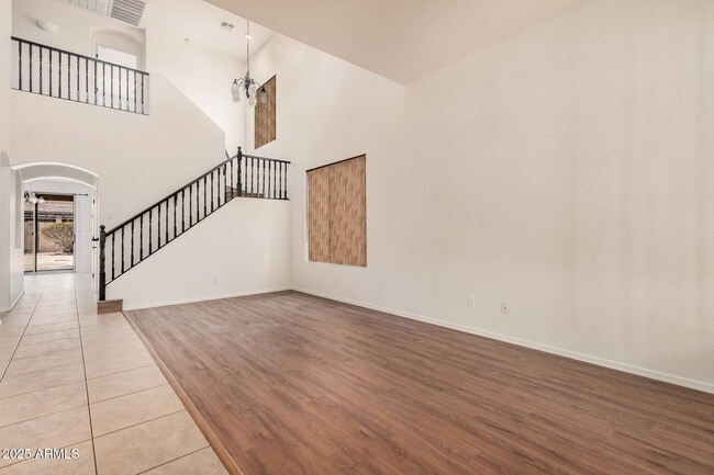 7352 W Valencia Dr in Phoenix, AZ - Building Photo - Building Photo