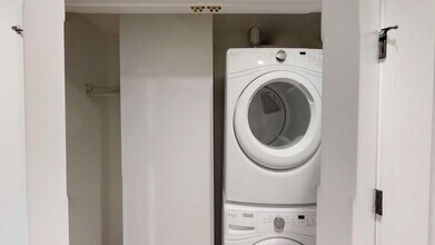 345 Harrison Ave in Boston, MA - Foto de edificio - Building Photo