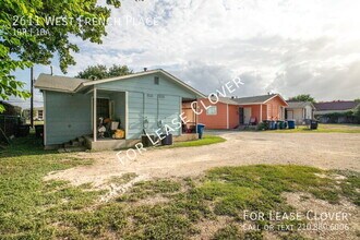 2611 W French Pl in San Antonio, TX - Foto de edificio - Building Photo