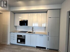 2920 Hwy 7 in Vaughan, ON - Building Photo