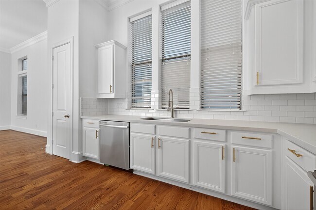 property at 2506 Maxroy St