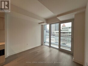 448 Burnhamthorpe Rd W in Mississauga, ON - Building Photo - Building Photo