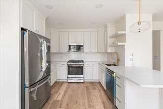 76 Granville Ave, Unit 1 in Malden, MA - Building Photo - Building Photo