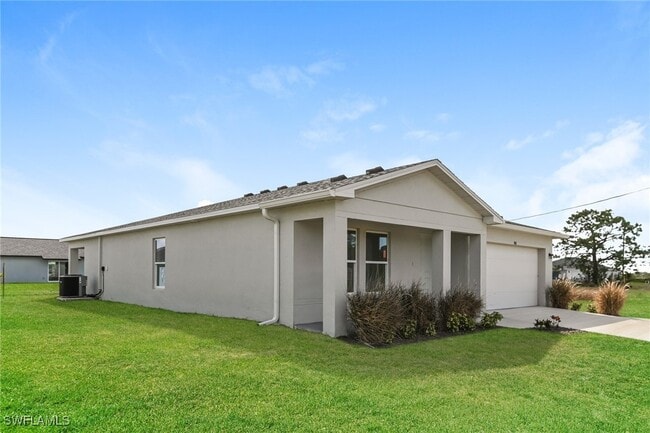 900 Wilmington Pkwy in Cape Coral, FL - Building Photo - Building Photo