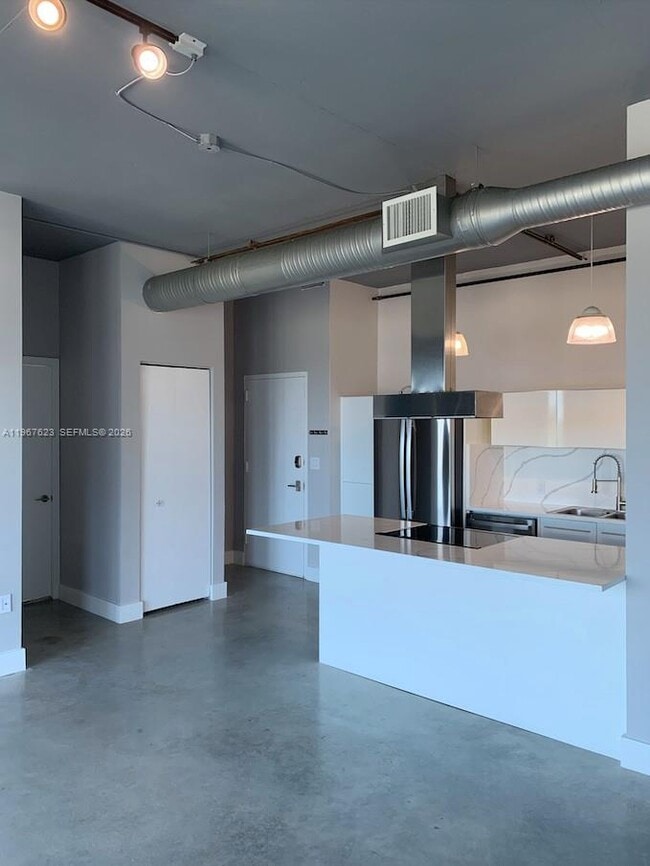 property at 10 SW South River Dr