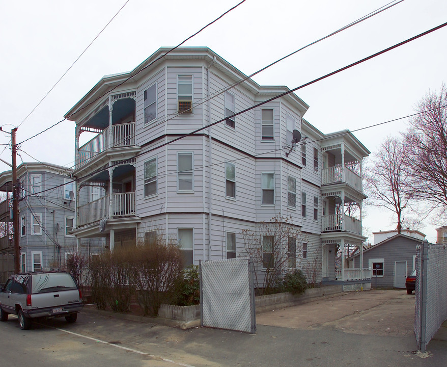 25-27 Somerset Pl in Brockton, MA - Foto de edificio