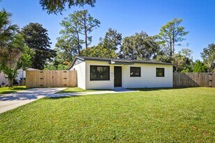 3506 Claridge Rd E in Jacksonville, FL - Building Photo