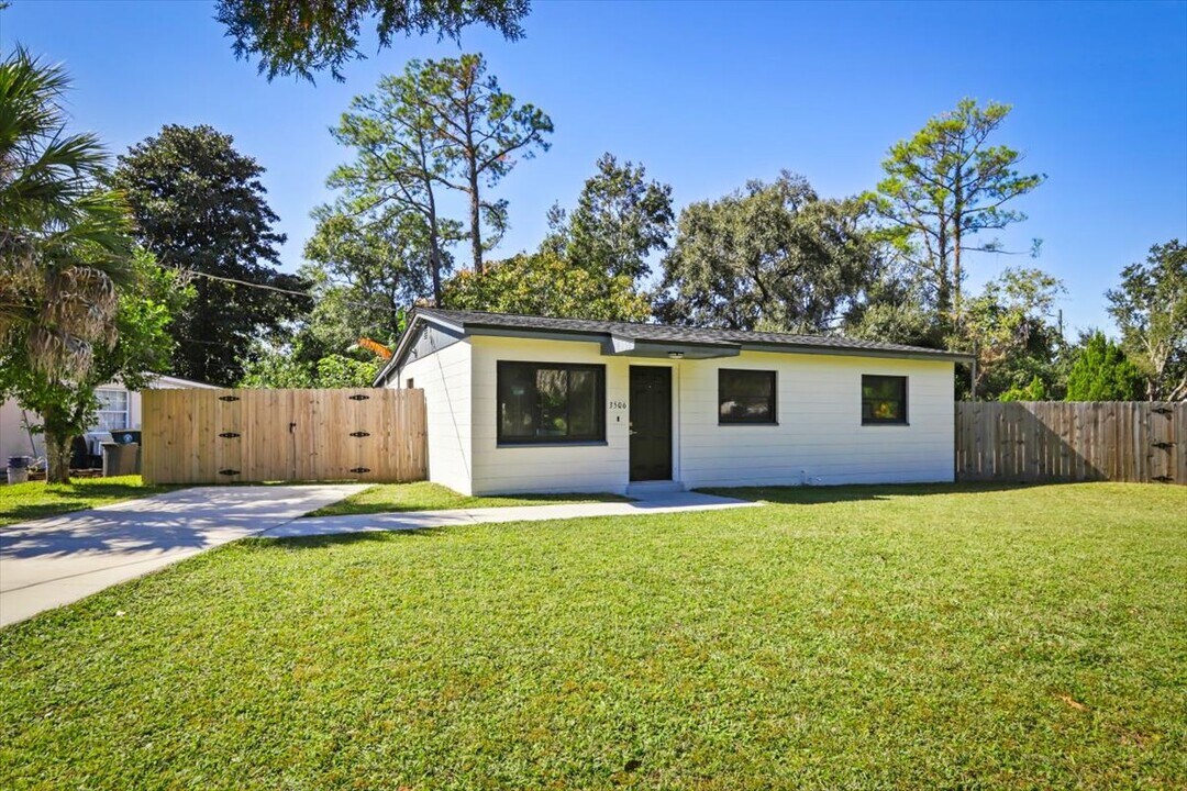 3506 Claridge Rd E in Jacksonville, FL - Building Photo