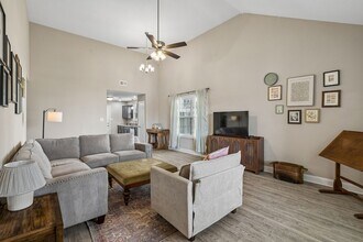 833 Lutz Ln in Clarksville, TN - Foto de edificio - Building Photo