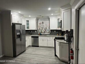 2 Medley Ln in Willingboro, NJ - Building Photo - Building Photo