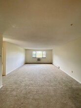 199 Lexington St, Unit 12 in Auburndale, MA - Foto de edificio - Building Photo