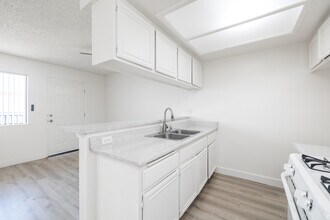 1555-1557 Carson St. in Torrance, CA - Building Photo - Interior Photo