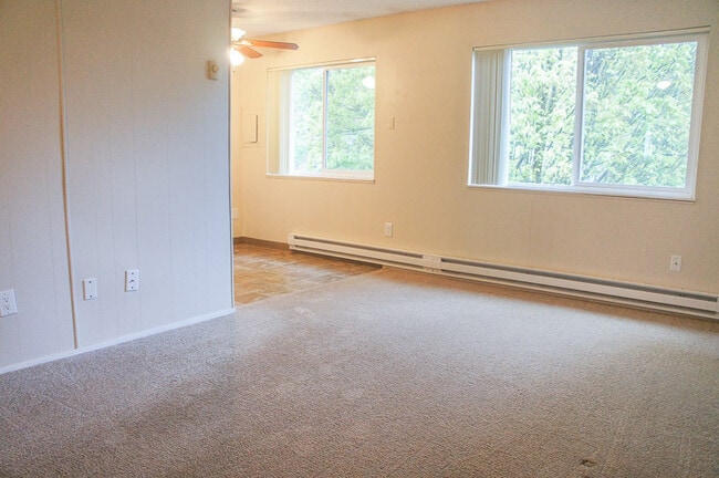 1505 SE Stark St in Portland, OR - Building Photo - Building Photo