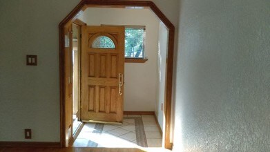 162 Westmont Dr in Alhambra, CA - Building Photo - Building Photo