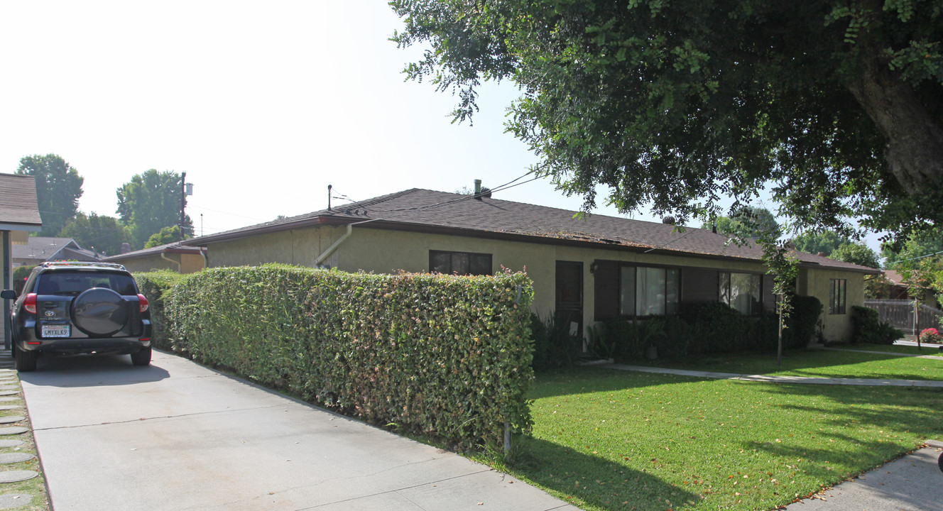 1708 Encino Ave in Monrovia, CA - Foto de edificio