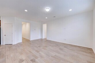 307 Simmental Loop in Hutto, TX - Building Photo - Building Photo