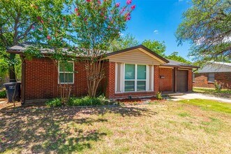 6205 Dodson Terrace in Fort Worth, TX - Building Photo - Building Photo