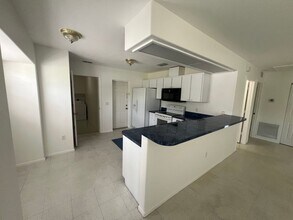 1065 Nomad Rd in Punta Gorda, FL - Building Photo - Building Photo