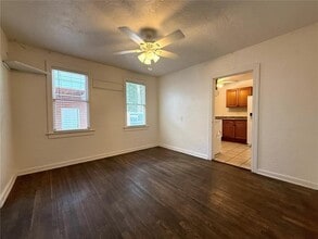 1627 NW 8th Ave in Gainesville, FL - Building Photo - Building Photo