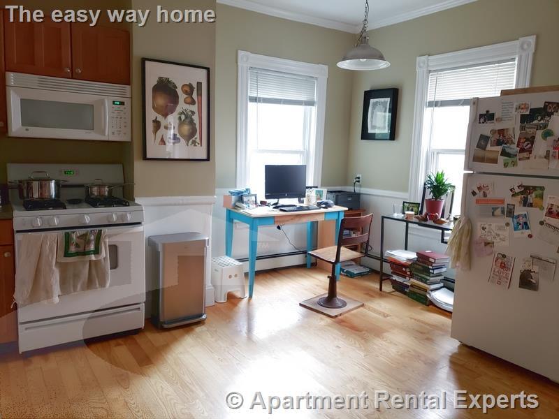 67 Hudson St, Unit 1 in Somerville, MA - Building Photo