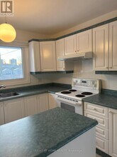 1987 Cochrane St in Ottawa, ON - Building Photo - Building Photo