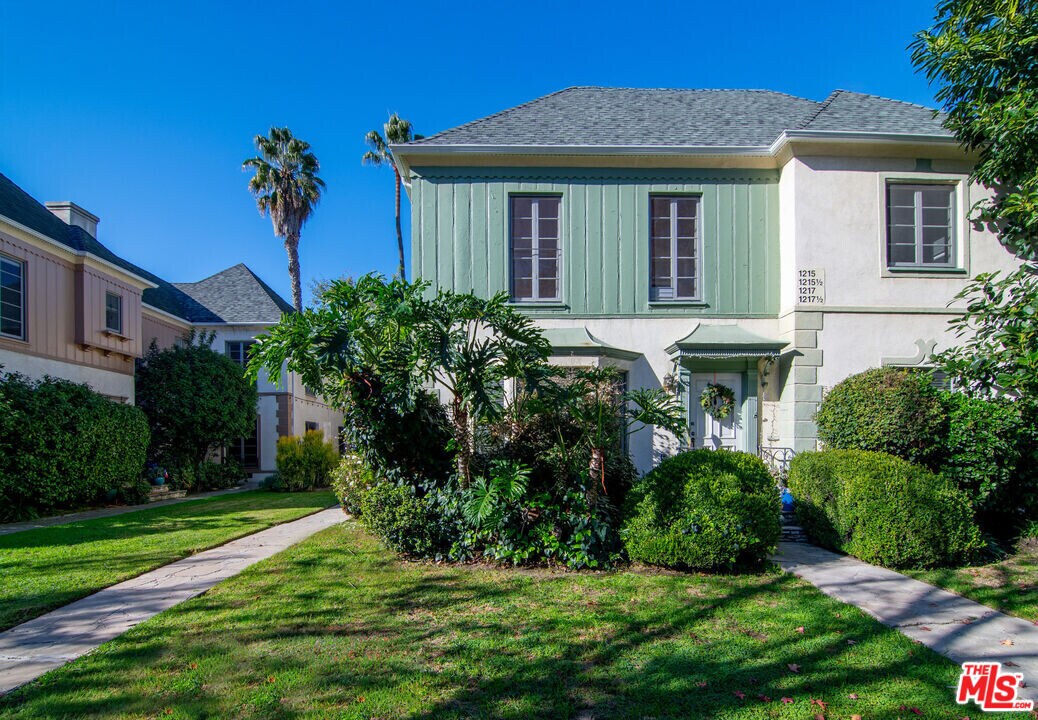 1215 S Alfred St in Los Angeles, CA - Building Photo