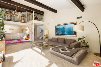 2419 Banyan Dr in Los Angeles, CA - Foto de edificio - Building Photo