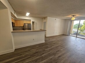 2351 W Preserve Way, Unit 203 in Miramar, FL - Building Photo - Building Photo