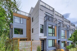 3540 S Graham St in Seattle, WA - Building Photo