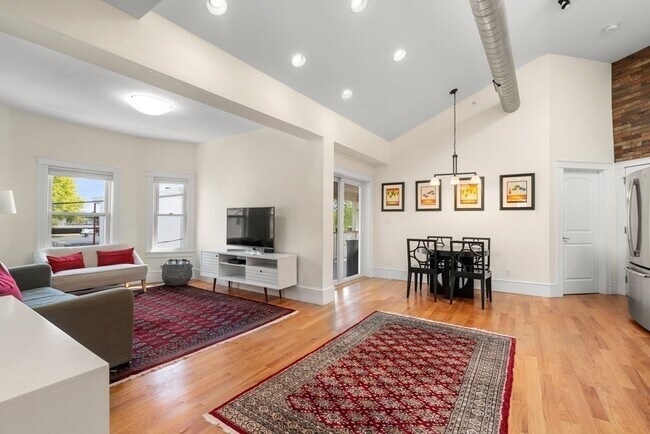 20 Moraine St in Belmont, MA - Building Photo - Building Photo
