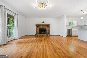 1131 Hershey Dr in Marietta, GA - Building Photo - Building Photo