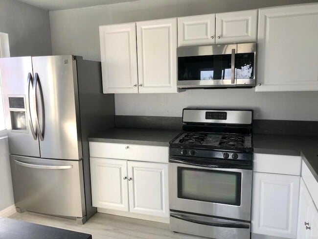 3945 El Dorado Blvd, Unit 1R in Palm Springs, CA - Building Photo - Building Photo